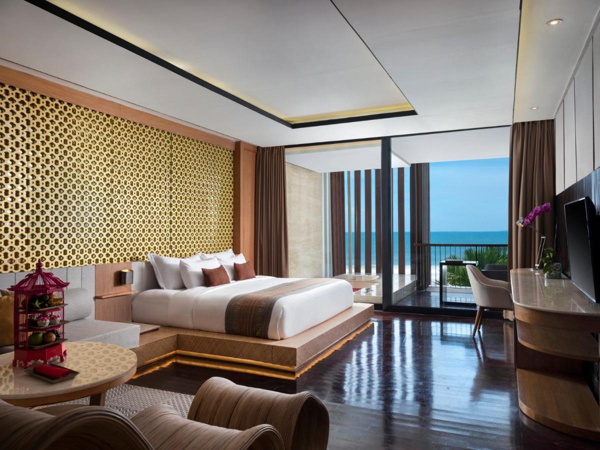 Seminyak Ocean King Suite Balcony